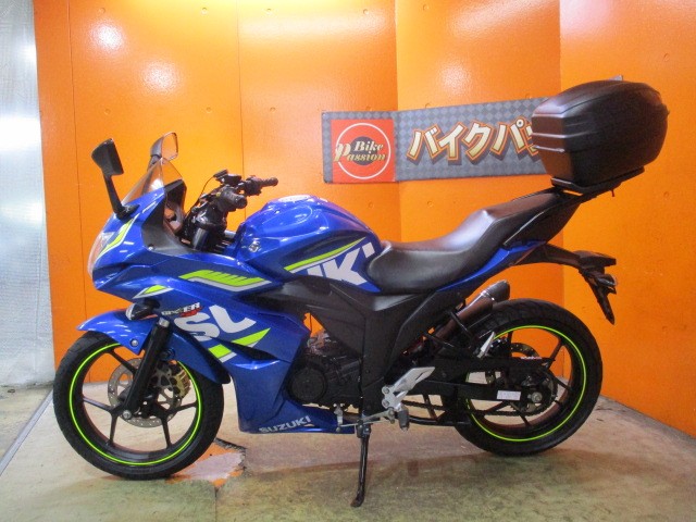 反対側もこの通り状態グッド！このモデルのジグサーＳＦは車重も僅か１４０ｋｇ！軽いくて乗り易い！